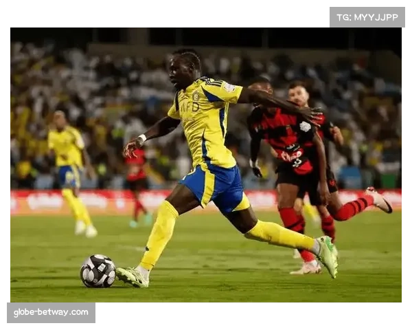 瓦伦西亚德比战失利保级形势严峻 仅领先降级区两分危机四伏 瓦伦西亚德比战失利保级形势严峻 仅领先降级区两分危机四伏